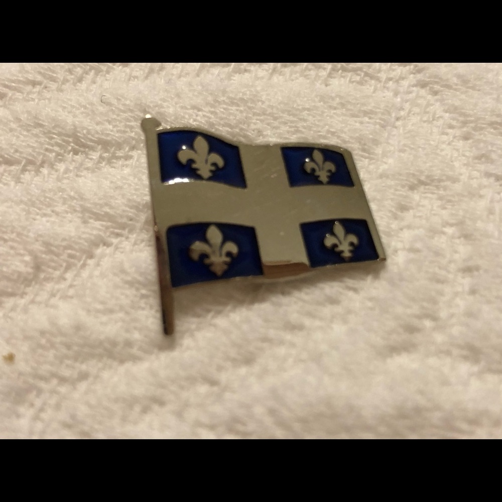 Assorted brooches flags, bird and heart. - Picture 5 of 7
